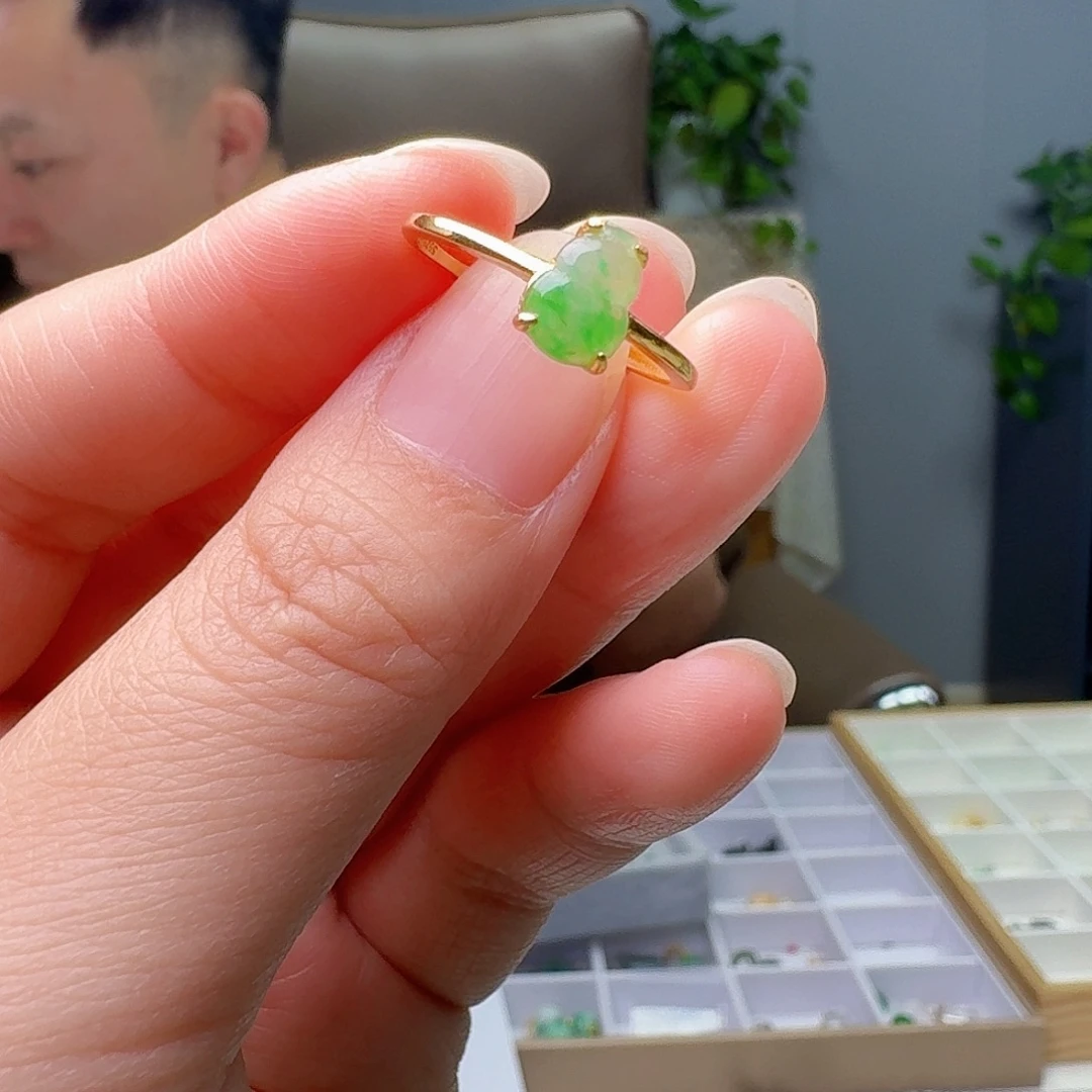姜***琪银S925镶嵌戒指翡翠天然