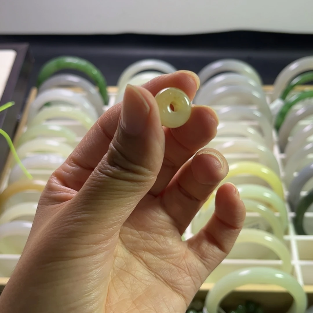 ****七未镶嵌和田玉（糖玉）珠宝半成品扣子