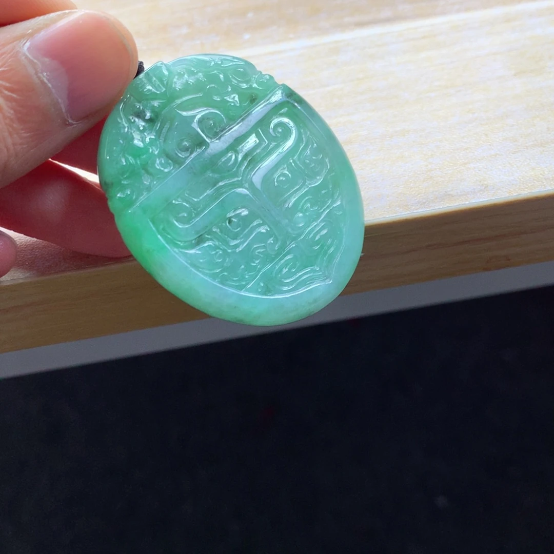 翡翠颈饰未镶嵌吊坠