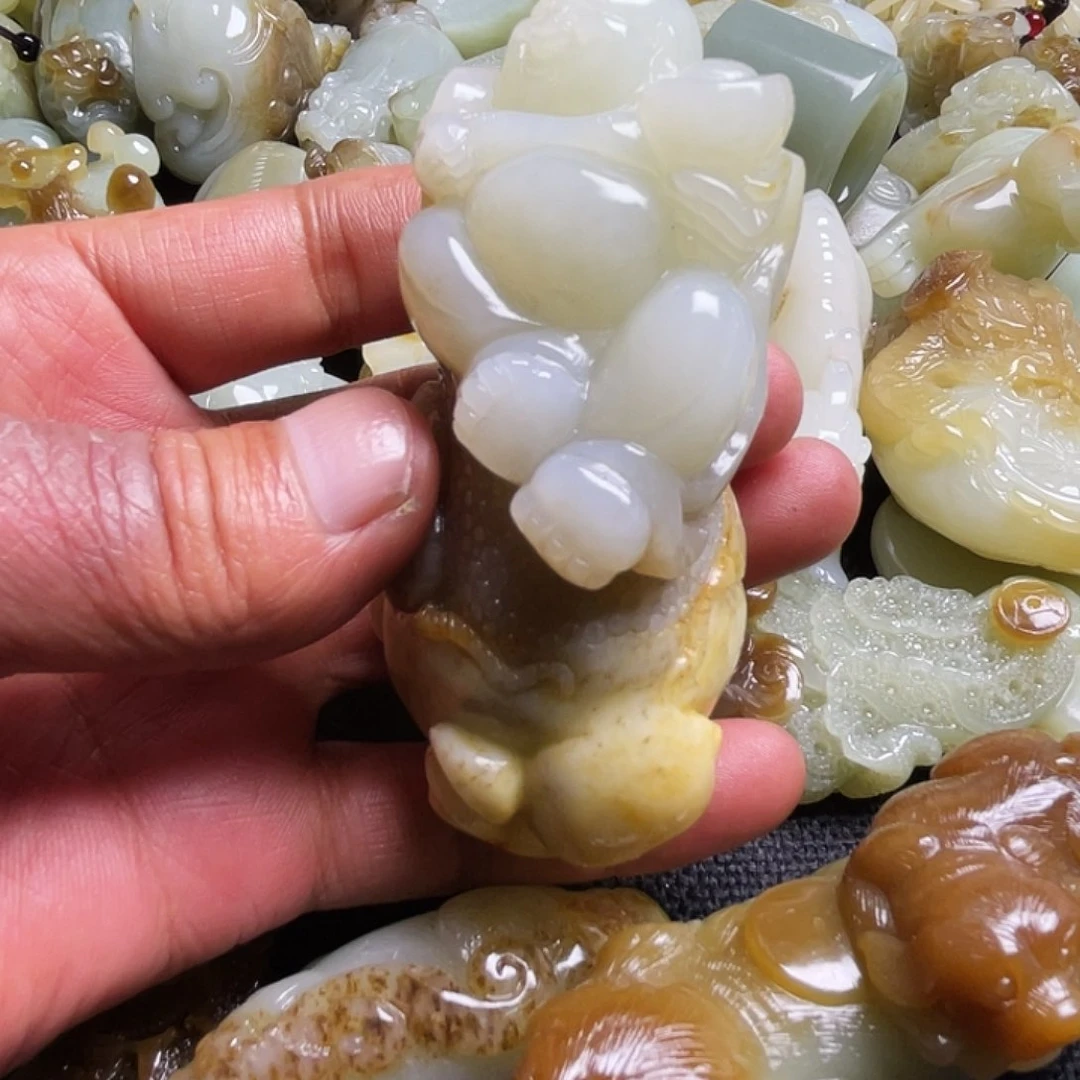 和田玉吊坠(不含链)未镶嵌已*置