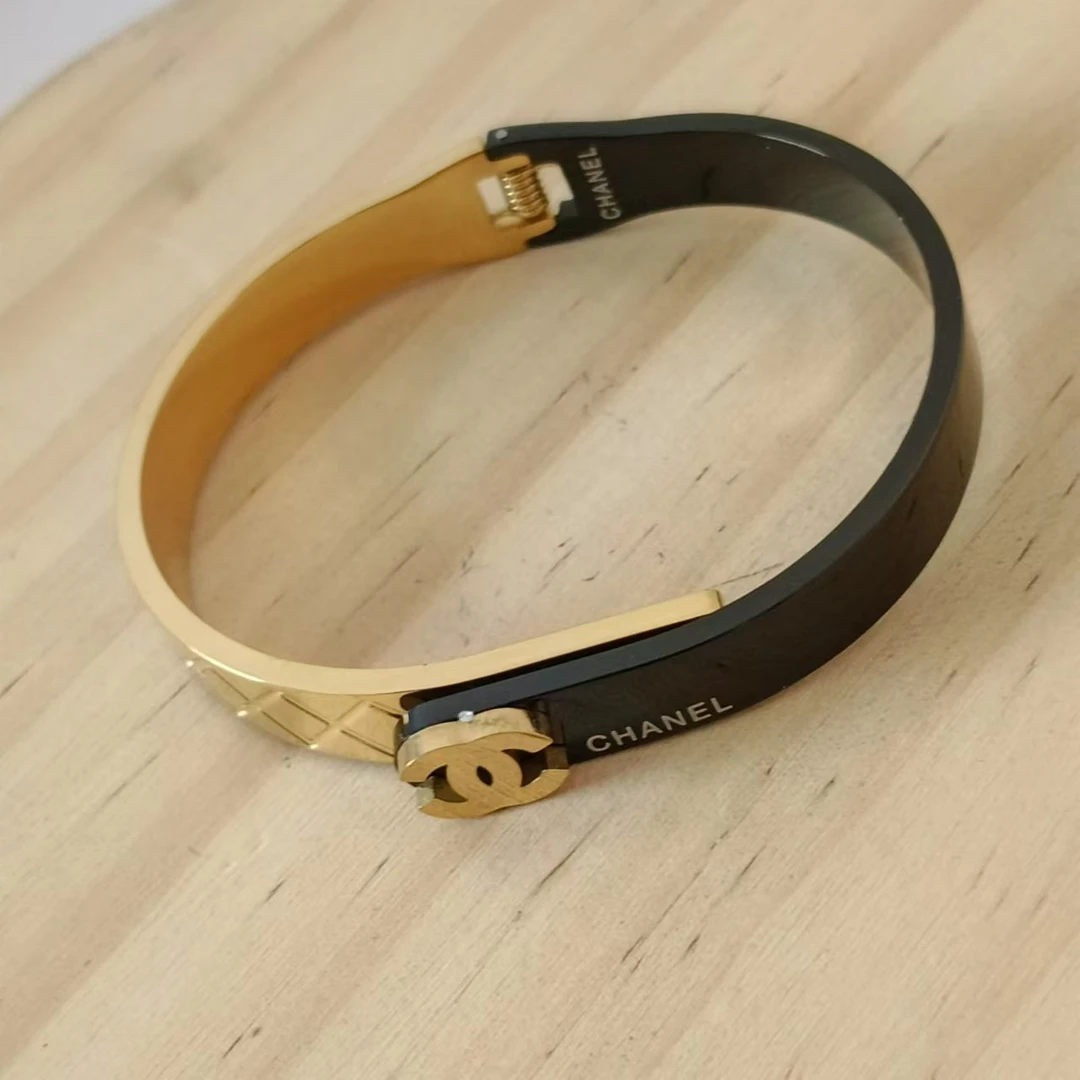   【南非定制】经典高级轻奢大气百搭手镯wd1112543