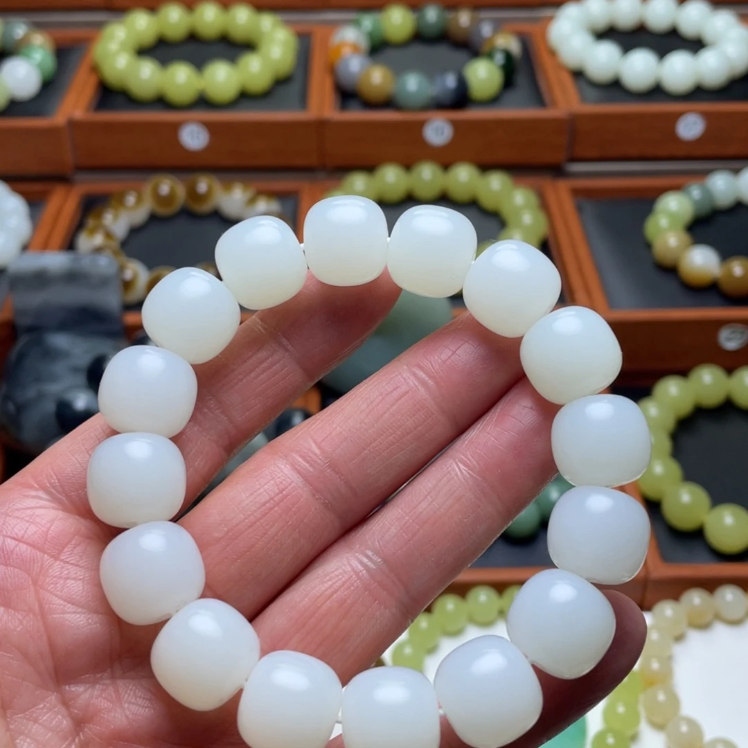 和田玉未镶嵌手串