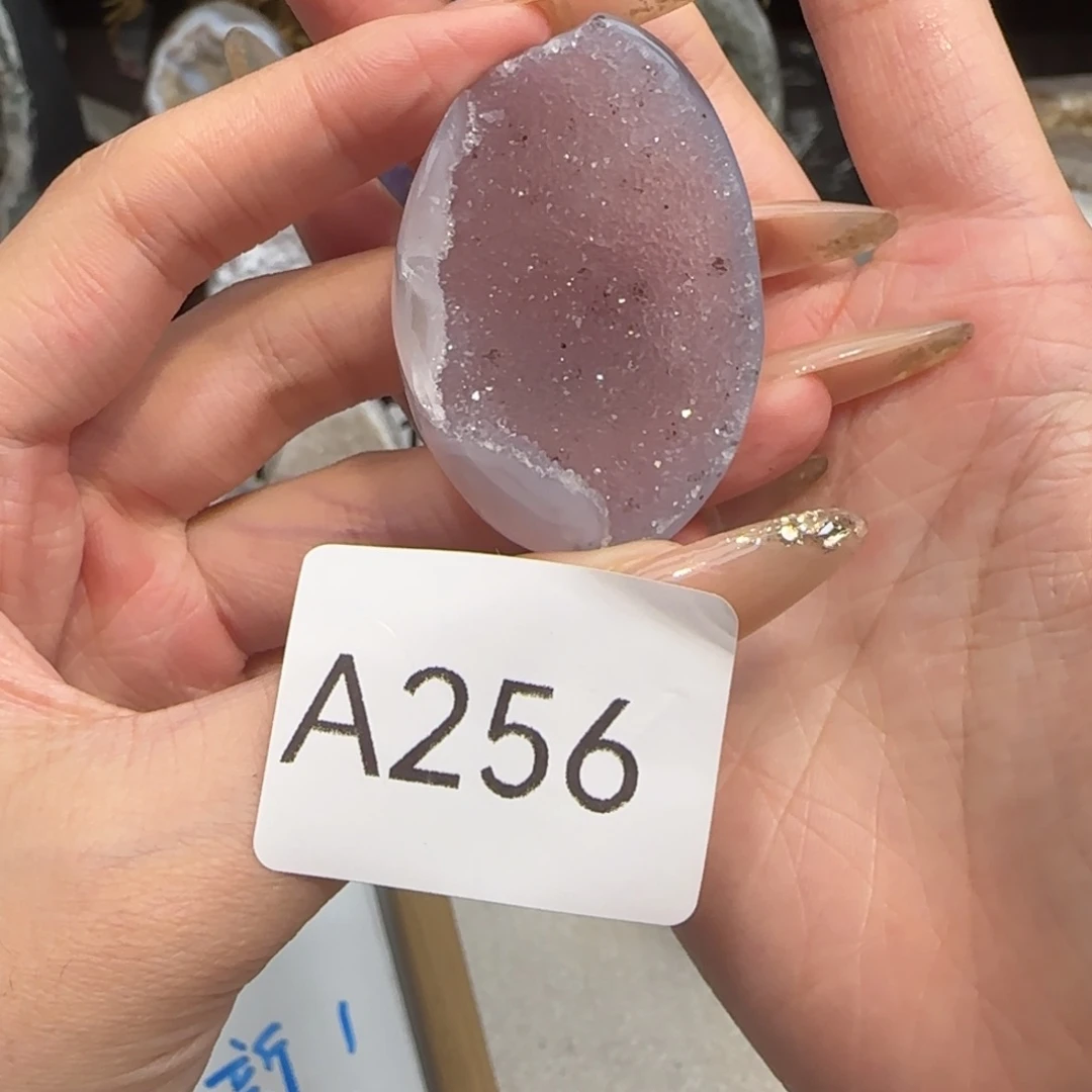 未镶嵌水晶大型摆件（非配饰）