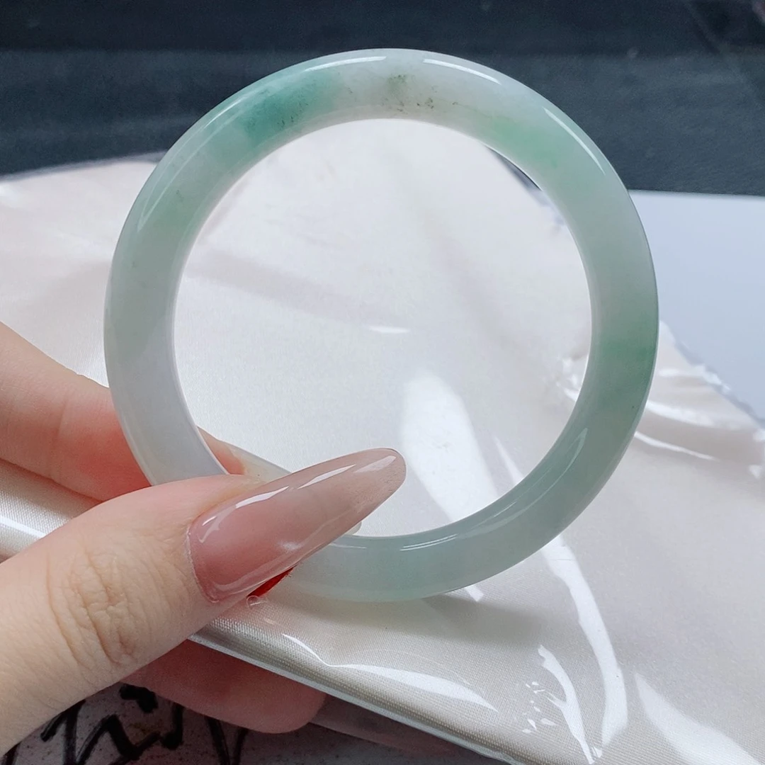 【闪购商品】未镶嵌手镯（圆镯）翡翠508号