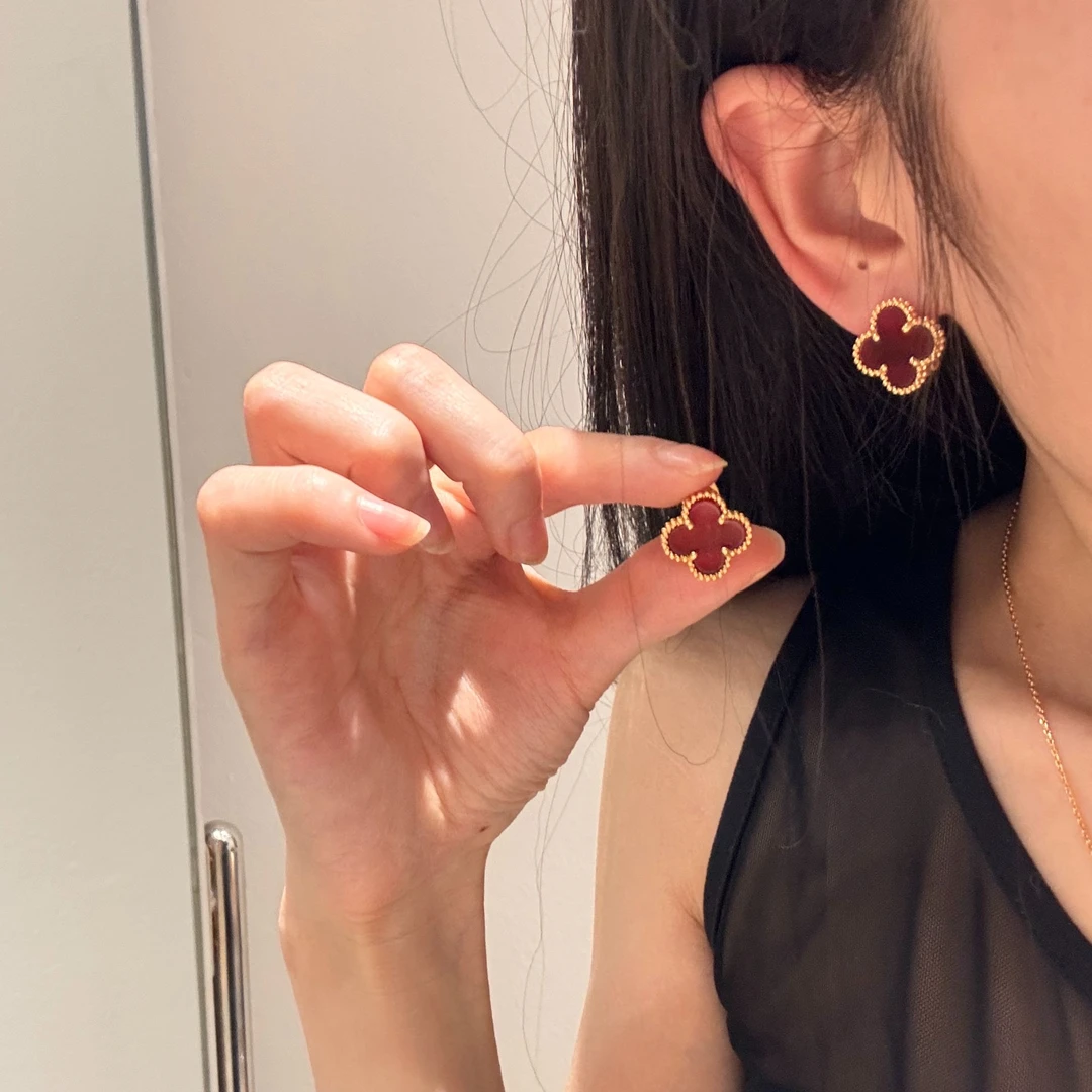 合金耳饰 四叶草耳钉经典高级感简约气质