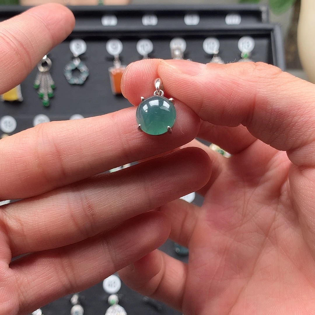 翡翠银S925镶嵌吊坠(赠链)袁**?8888