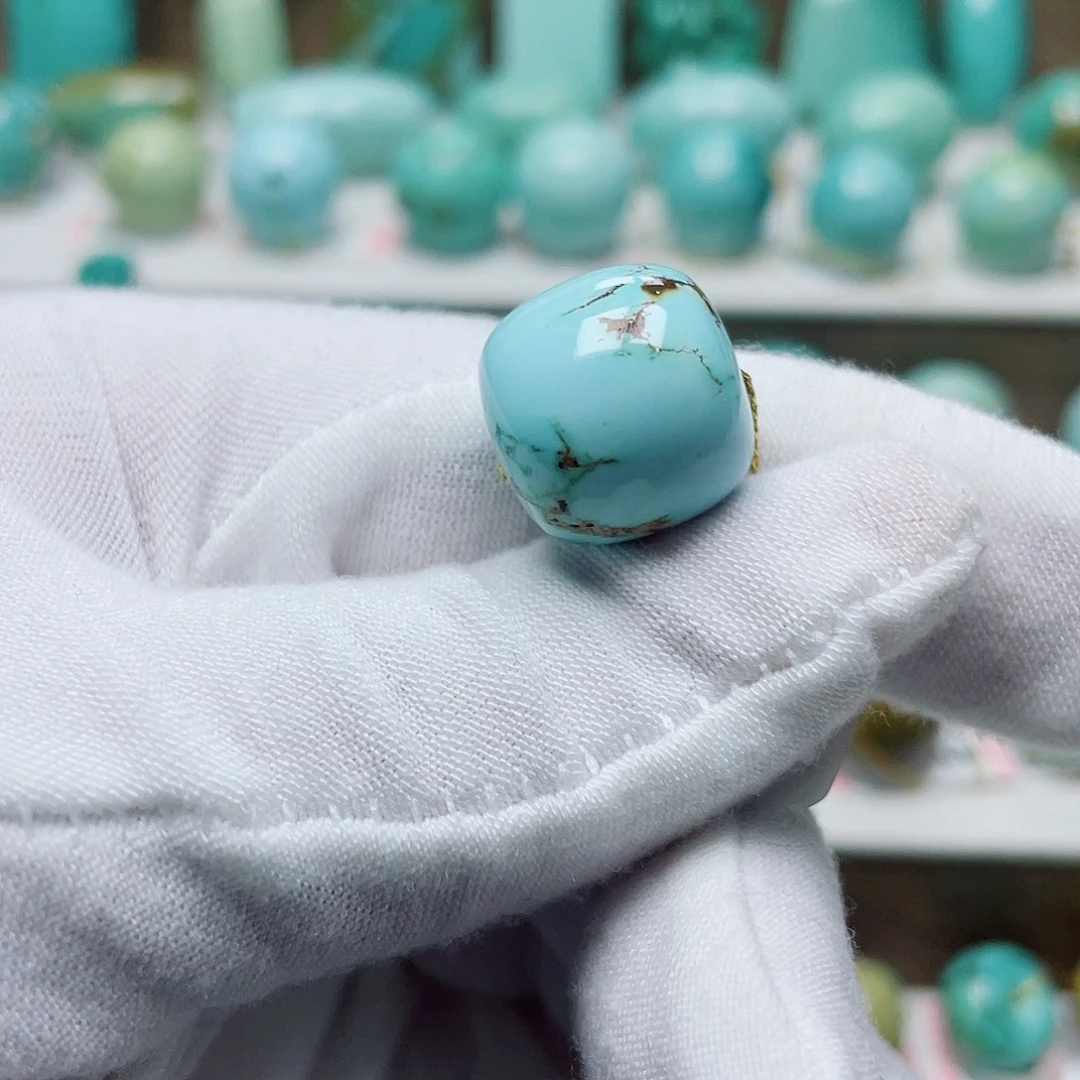 绿松石未镶嵌摆件