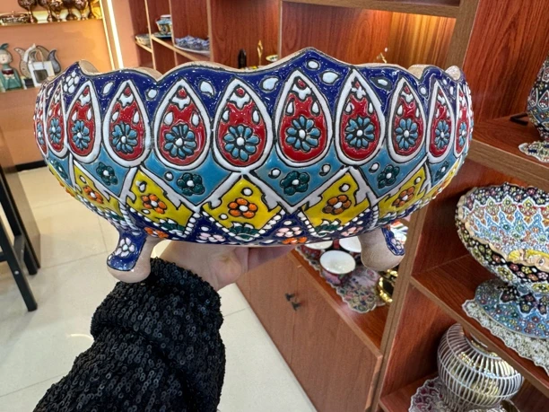 伊朗进口陶瓷三脚果盘