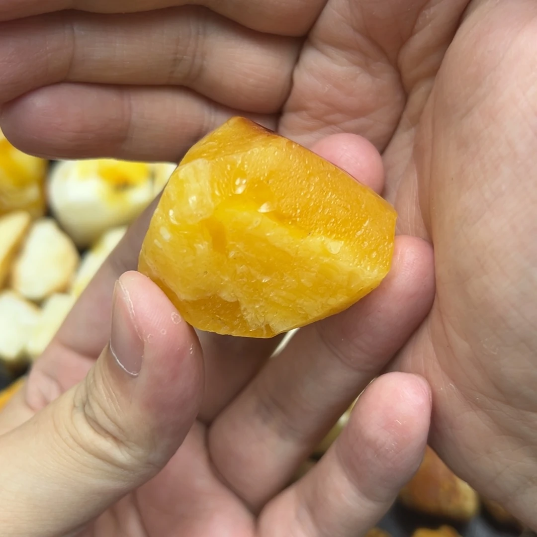 定制琥珀未镶嵌蜜蜡