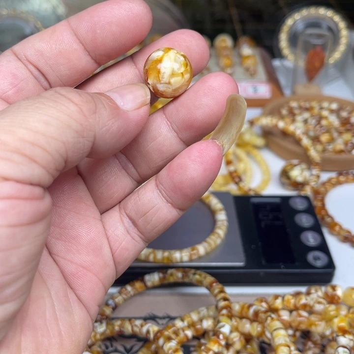 琥珀未镶嵌裸石64号