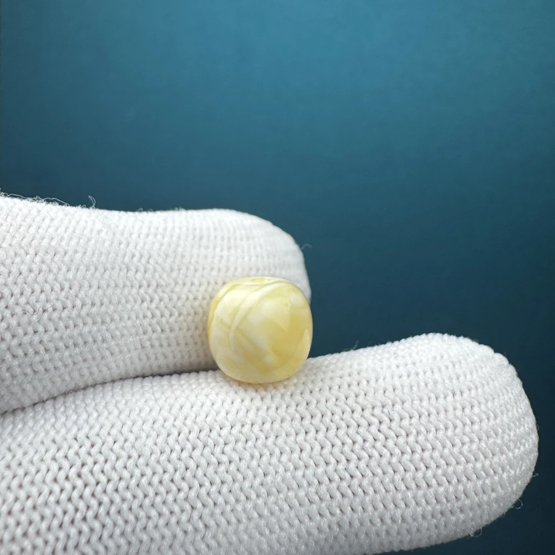 F2868天然原矿蜜蜡 墩子9.7*8.7mm 支持鉴定假一罚十