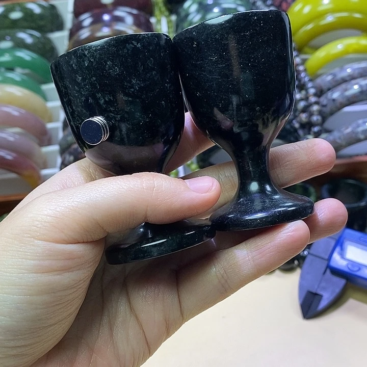 蛇纹石玉未镶嵌酒杯