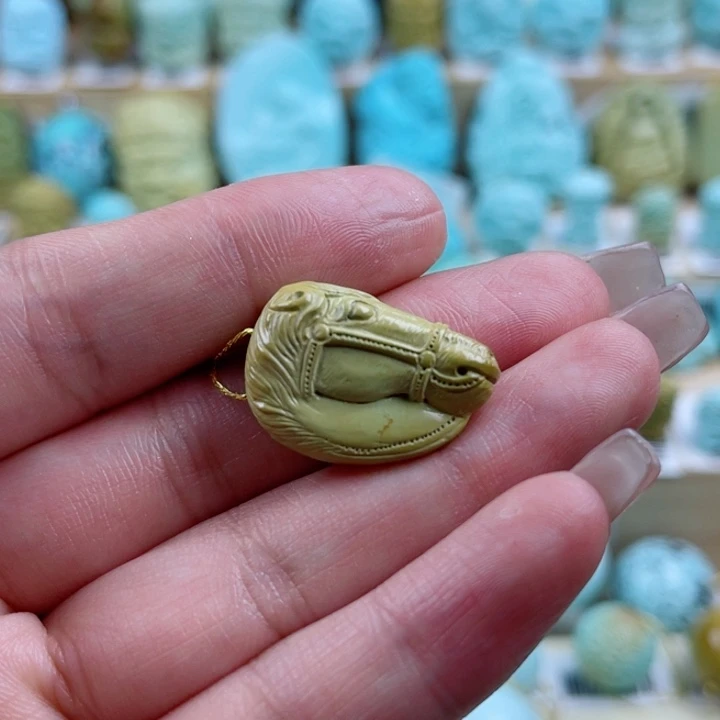 绿松石未镶嵌珠宝奇石