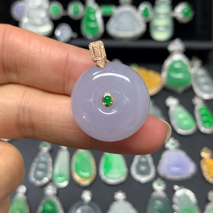 翡翠18K金镶嵌颈饰吊坠