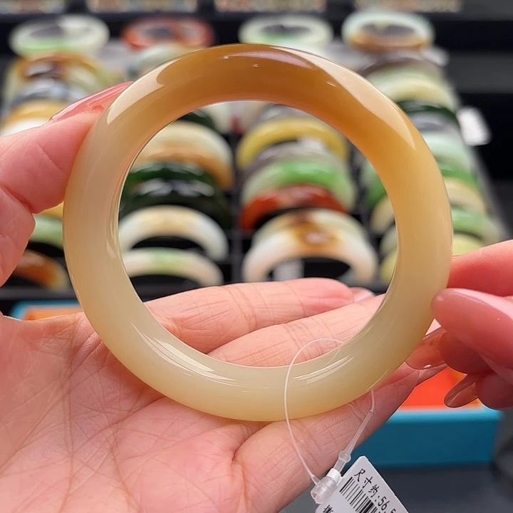 和田玉未镶嵌手镯玉化级 粉底一口艳红糖 56.5