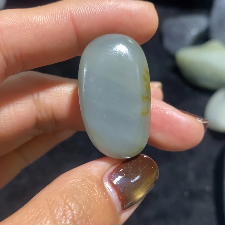 颈饰未镶嵌和田玉（糖玉）1