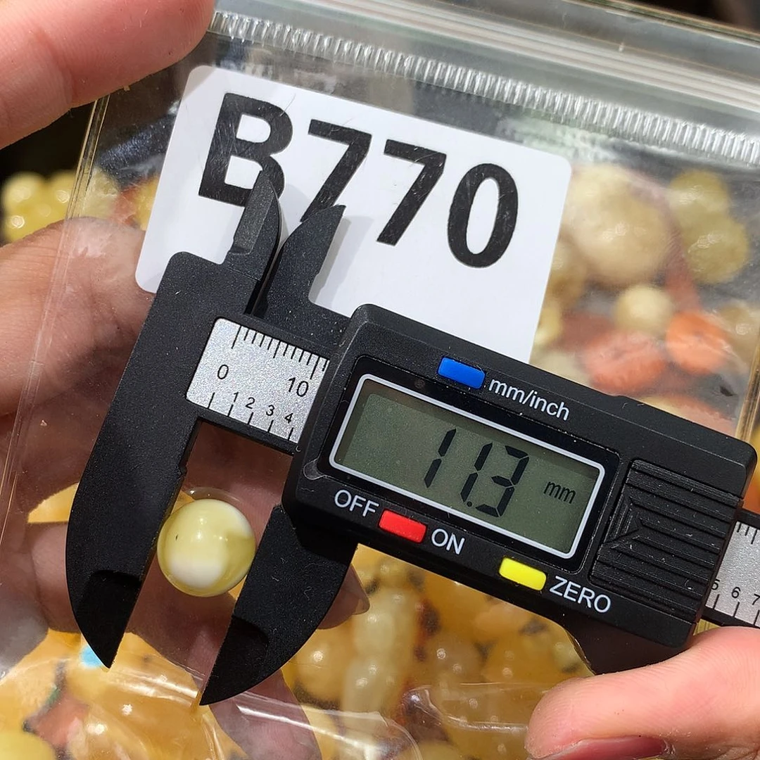 未镶嵌琥珀珠宝奇石