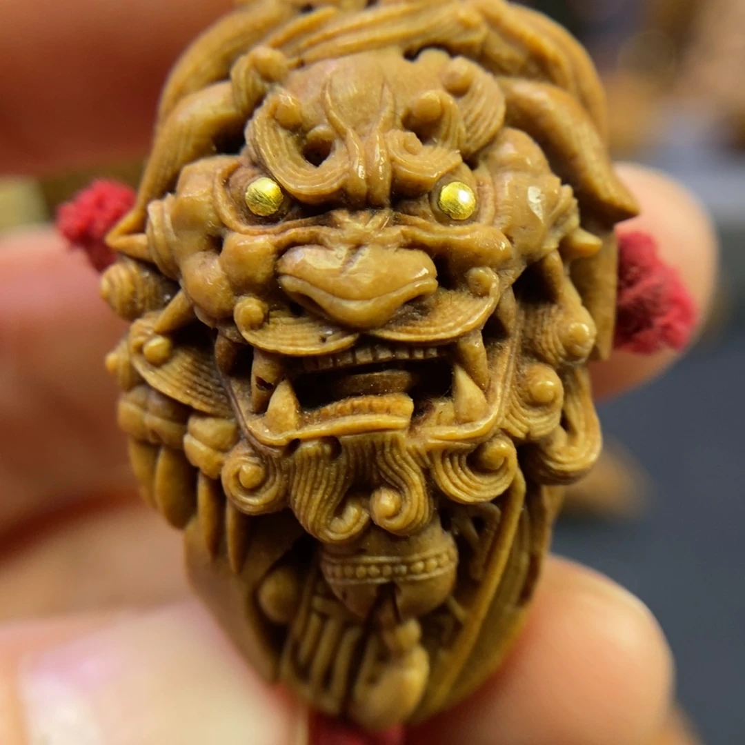 狮子一世如意潍坊核雕桃核雕刻