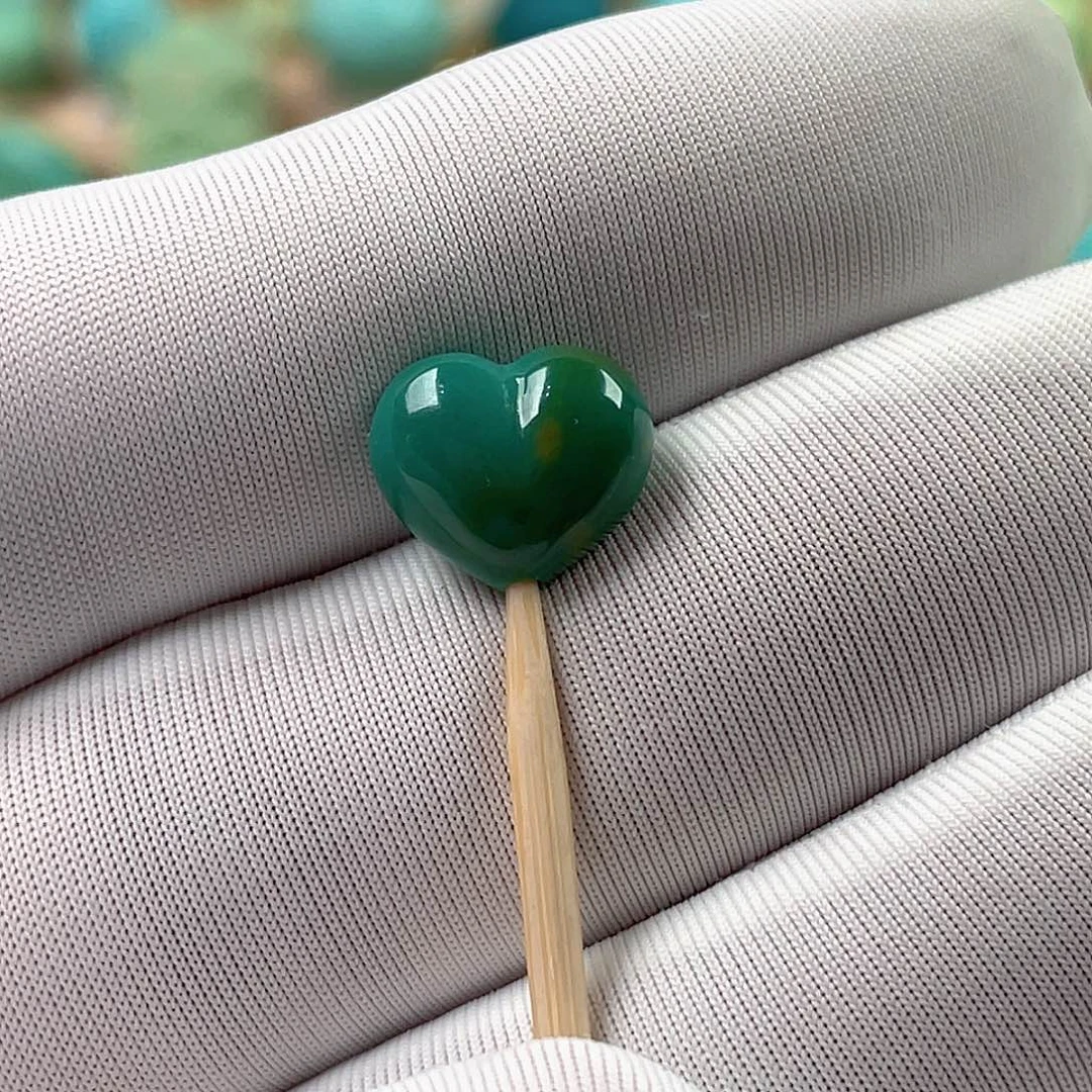 栗***糕绿松石未镶嵌珠宝奇石