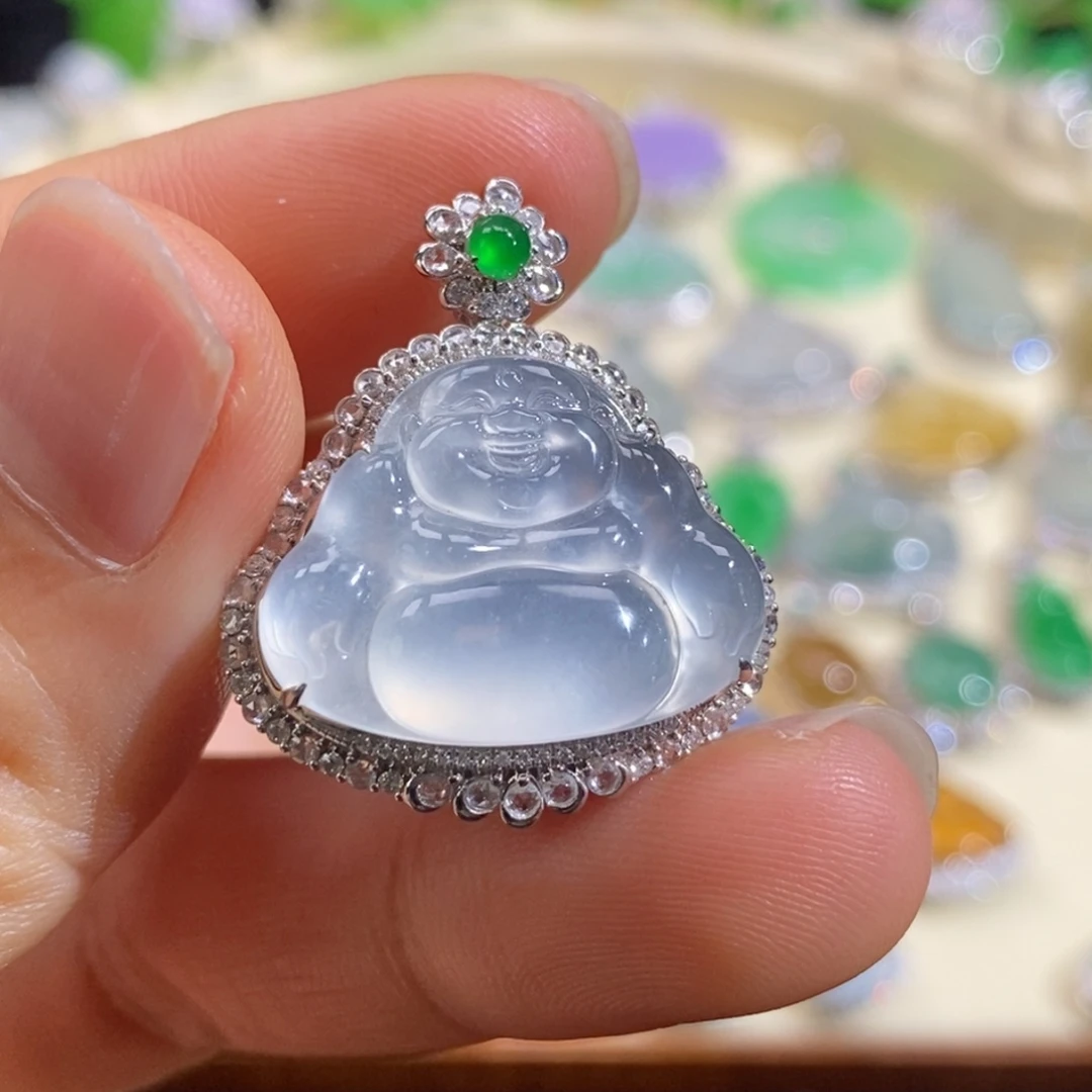 翡翠18K金镶嵌颈饰