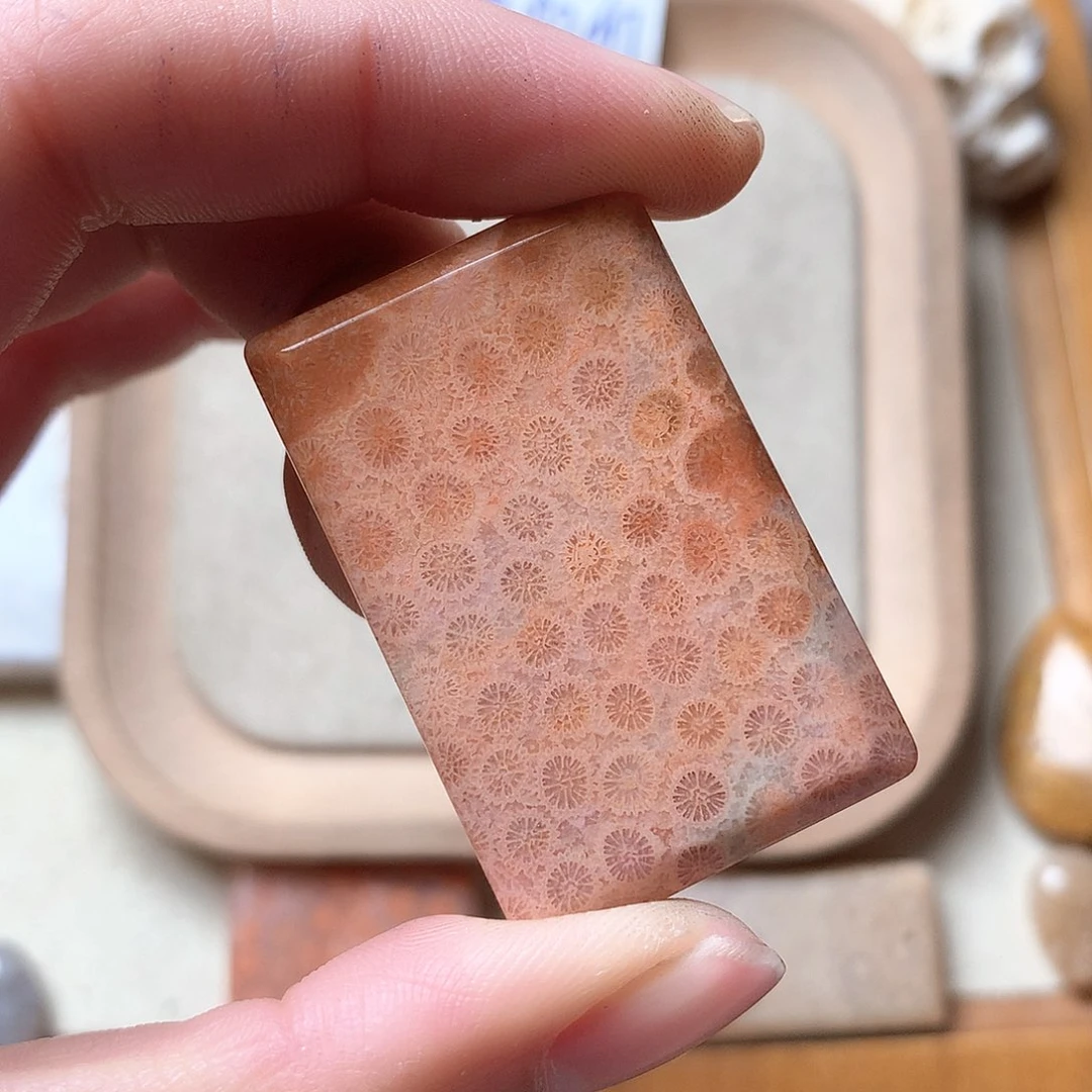 石英质玉颈饰未镶嵌落***风