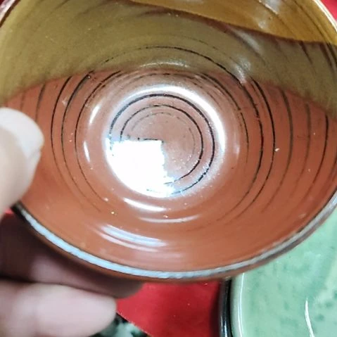 瓷片盘子，碗，瓶子，沙锅，茶壶，微瑕疵！