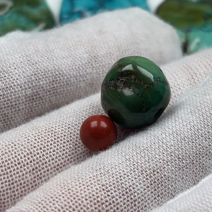 南红玛瑙未镶嵌珠宝奇石