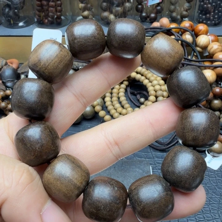 沉香碎屑沉香1.9巴布亚贡沉