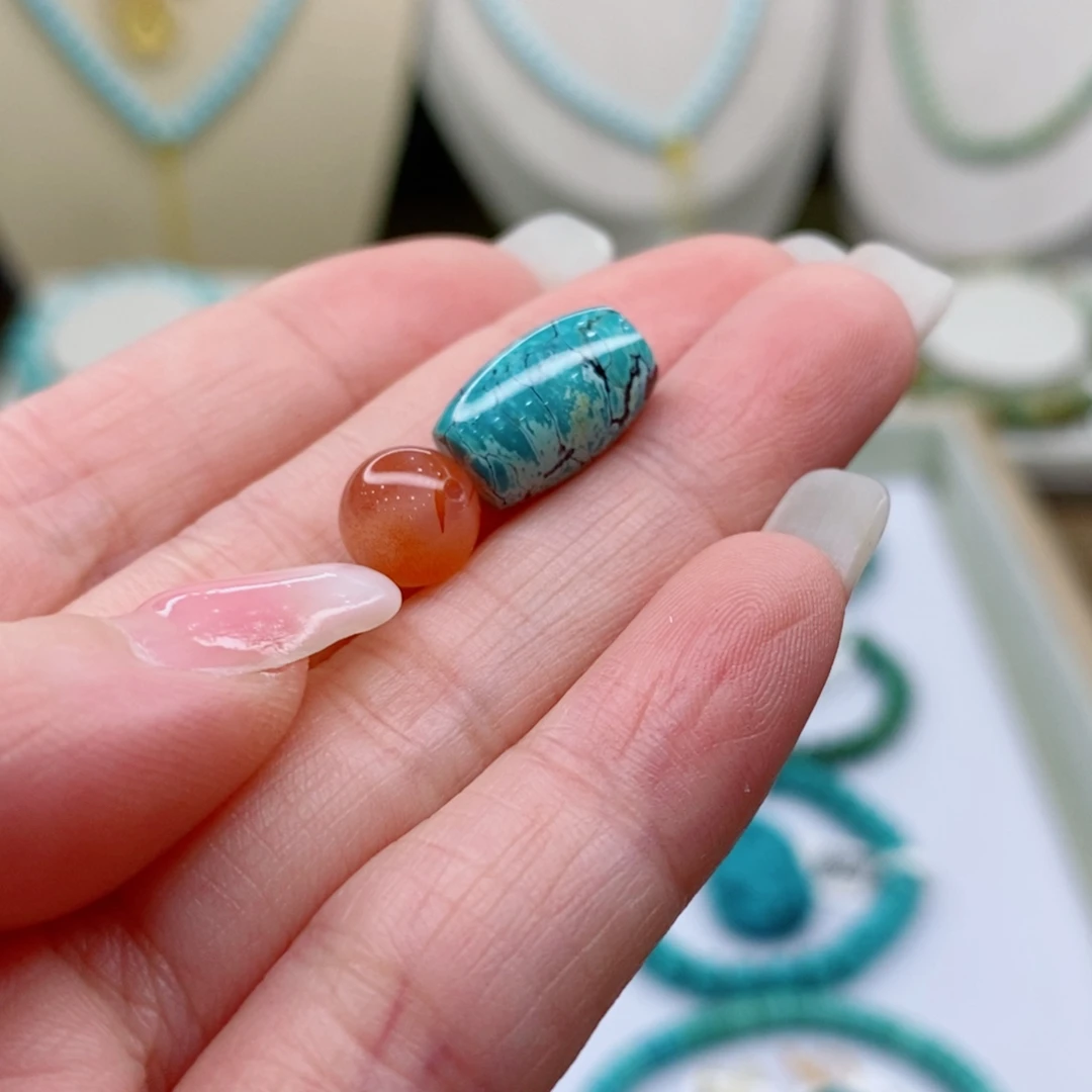 南红玛瑙未镶嵌珠宝奇石