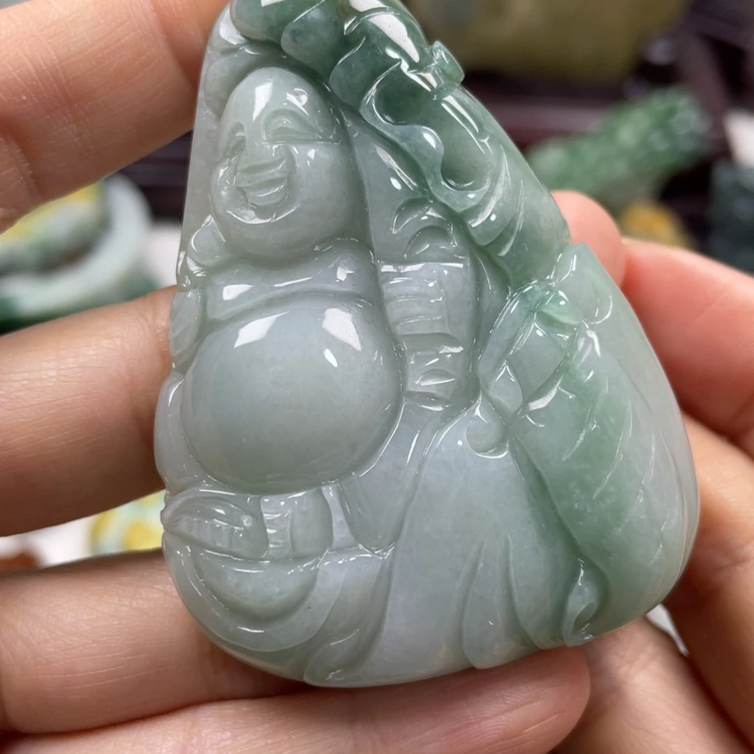 翡翠未镶嵌颈饰牌子