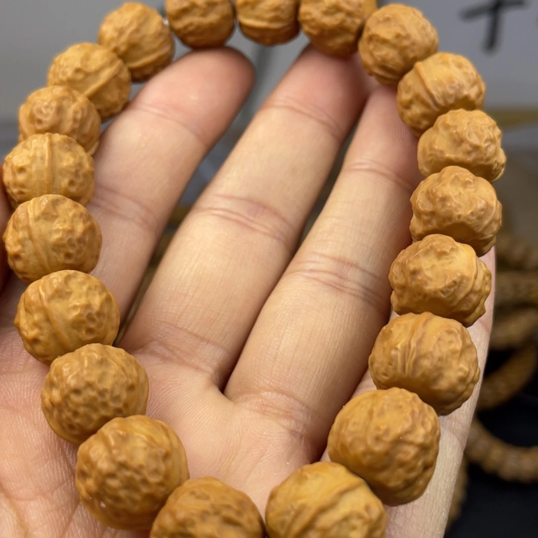 猴头核桃吊坠嗯、没事