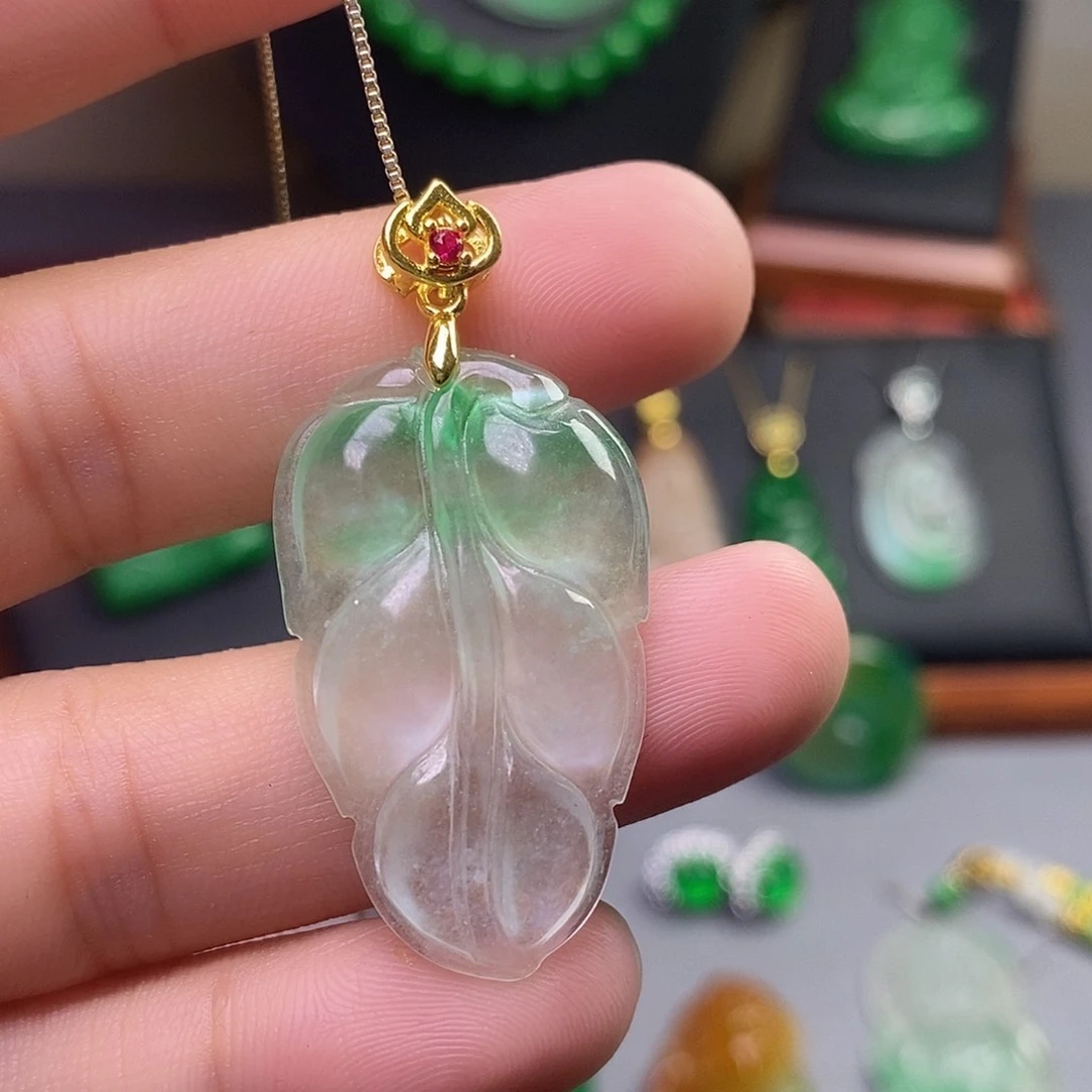 吊坠(赠链)未镶嵌翡翠