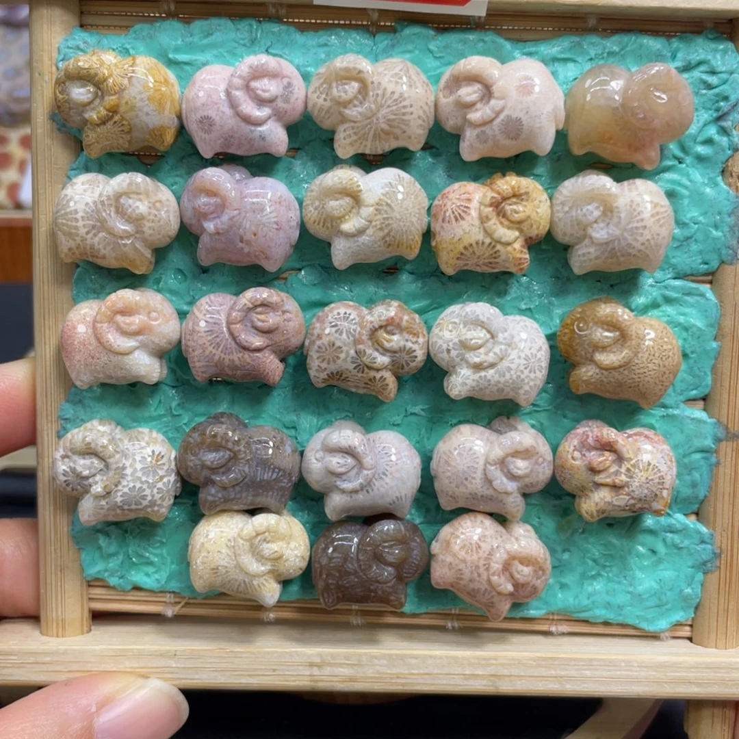 硅化玉未镶嵌颈饰小羊40米1个