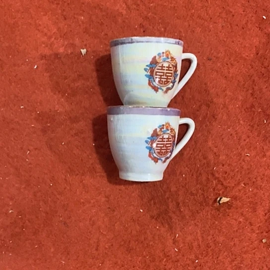 瓷片平均算10块钱一个