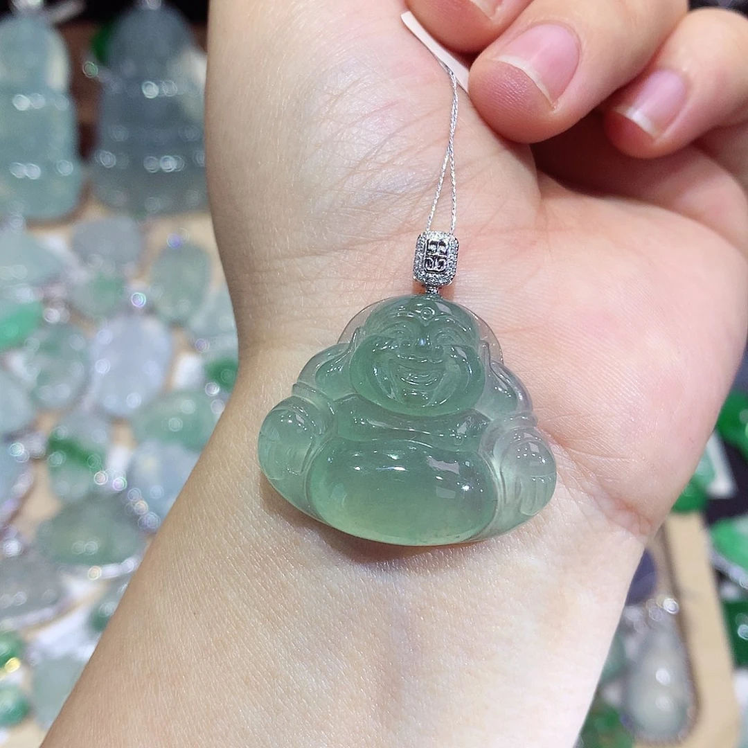 翡翠18K金镶嵌颈饰佛