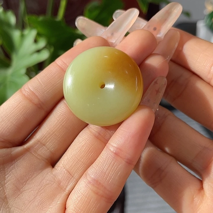 和田玉平安扣未镶嵌