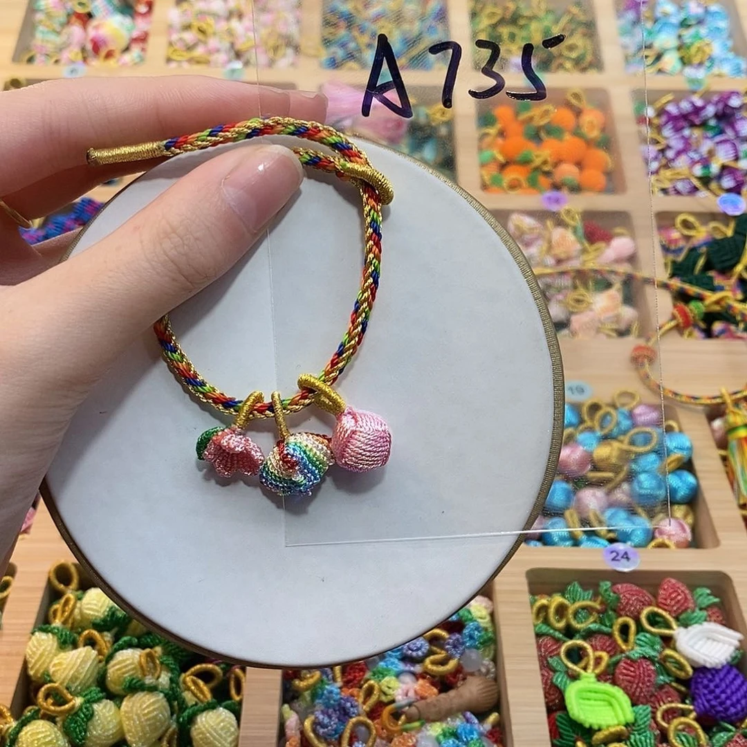 布艺非金属设计款手绳