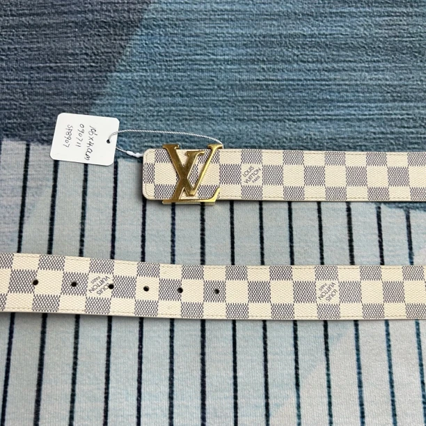 95新 LouisVuitton/路易威登 白色棋盘格金扣腰带