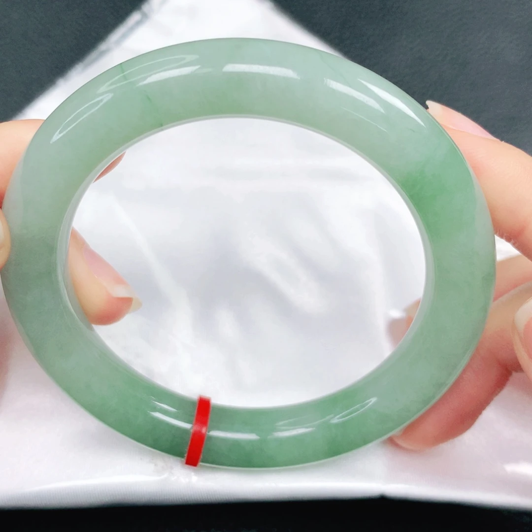 翡翠未镶嵌手镯56圈口