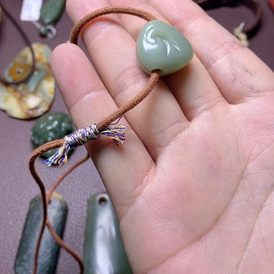 岫岩河磨玉（透闪石质玉）挂件未镶嵌用****2