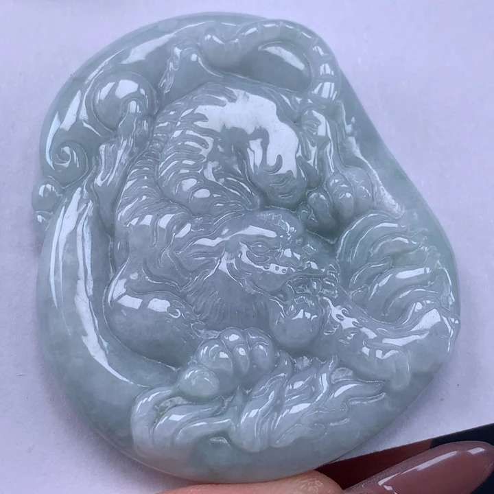 颈饰未镶嵌翡翠虎