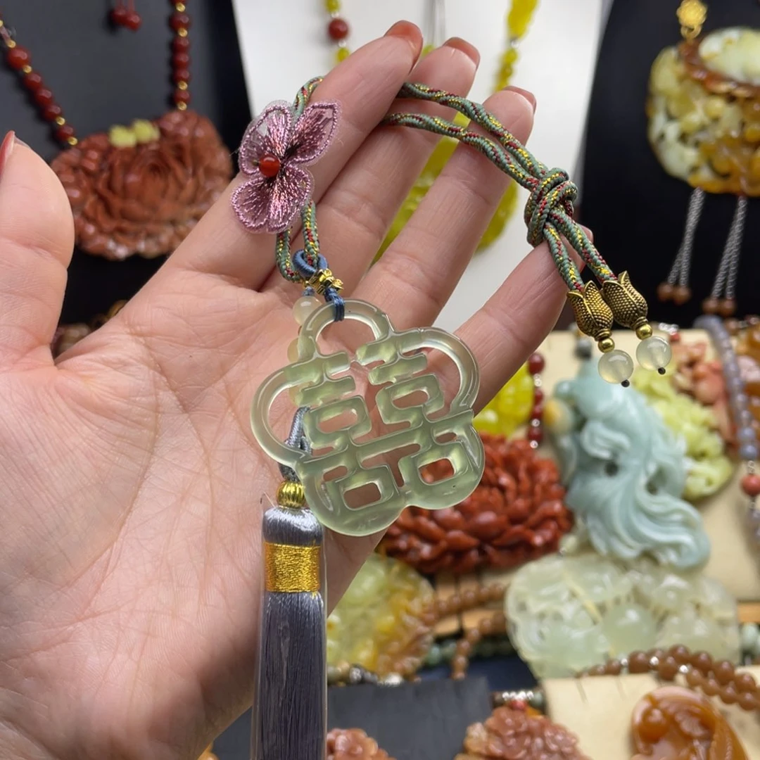 未镶嵌蛇纹石玉颈饰