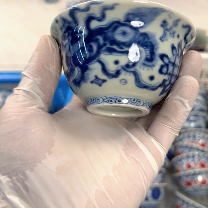 瓷片白青花狮子压手杯主人杯全品