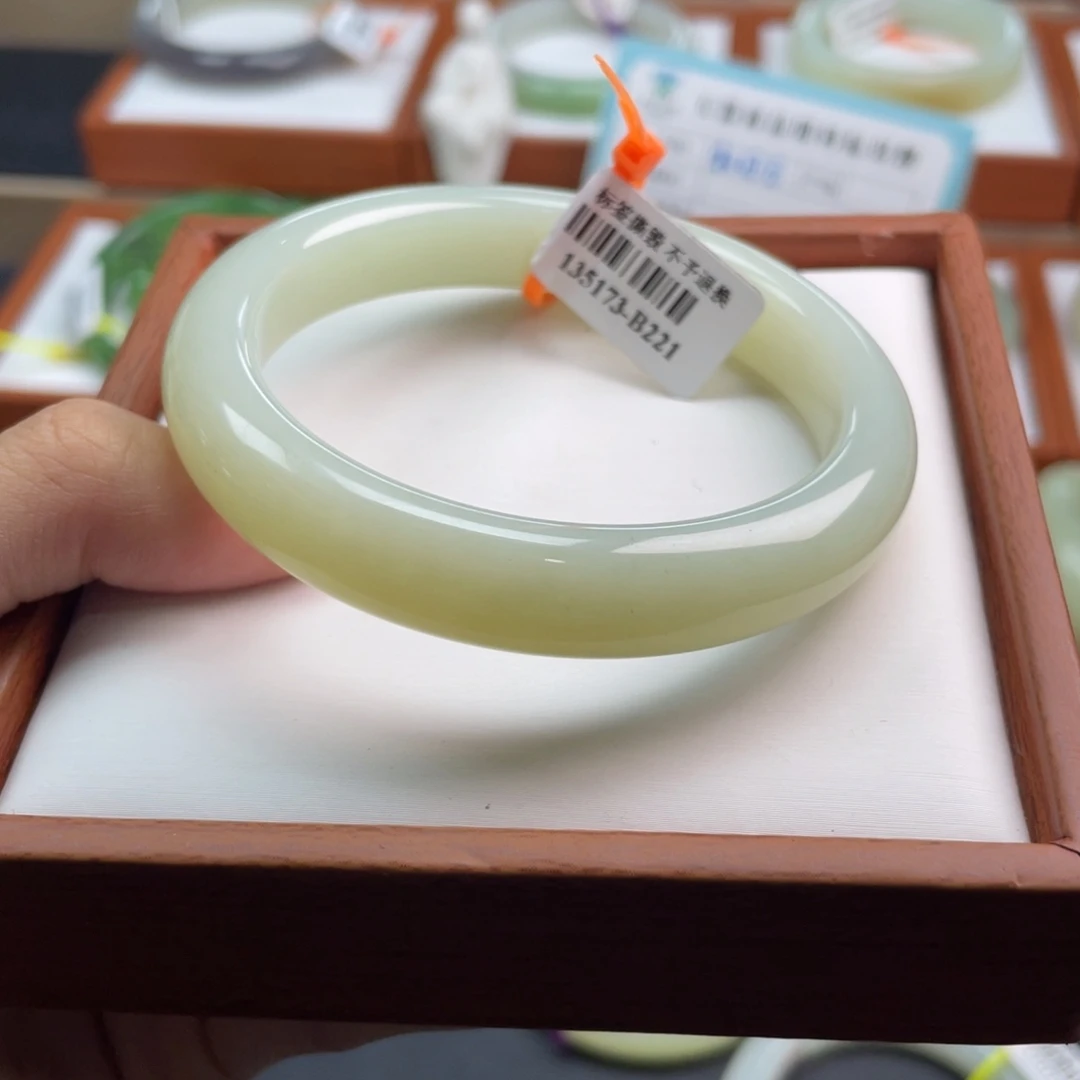【闪购商品】未镶嵌手镯和田玉链接50 圈口58+