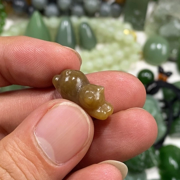 米***多和田玉（糖玉）未镶嵌车挂
