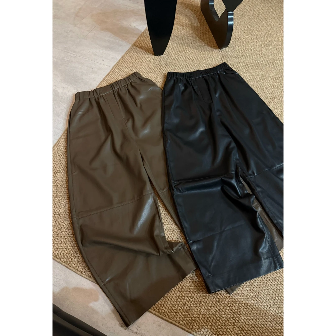 2025秋款新品【设计感 显瘦百搭高品质拼接皮裤】