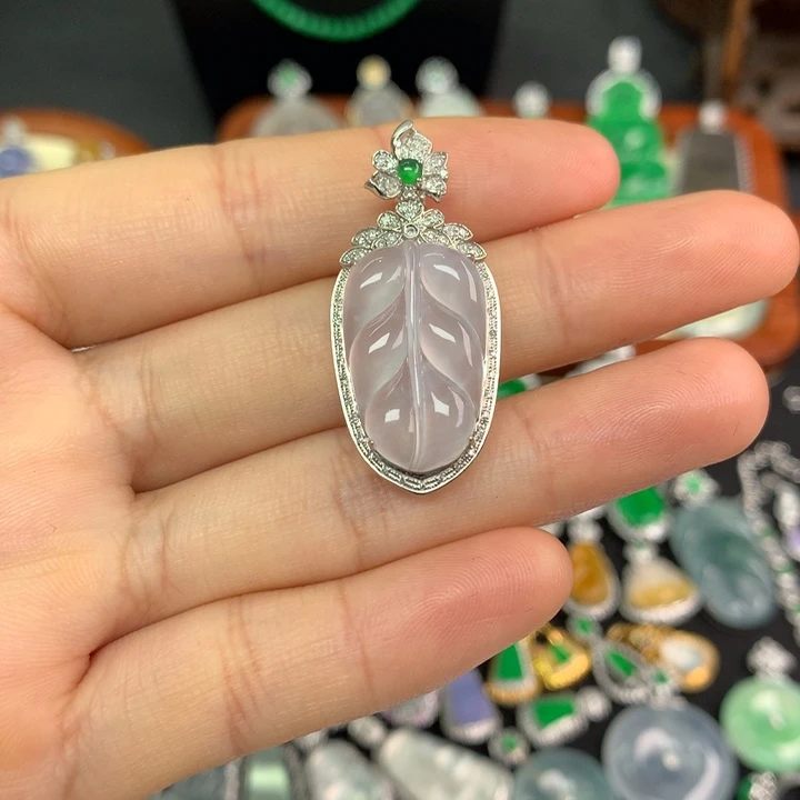 翡翠18K金镶嵌颈饰翡翠