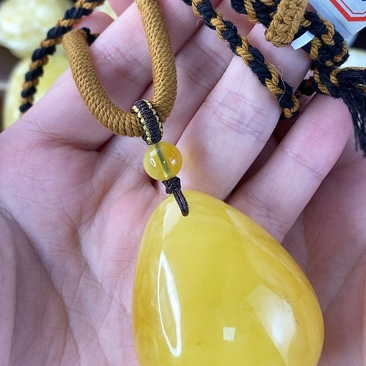 蜜蜡未镶嵌珠宝奇石