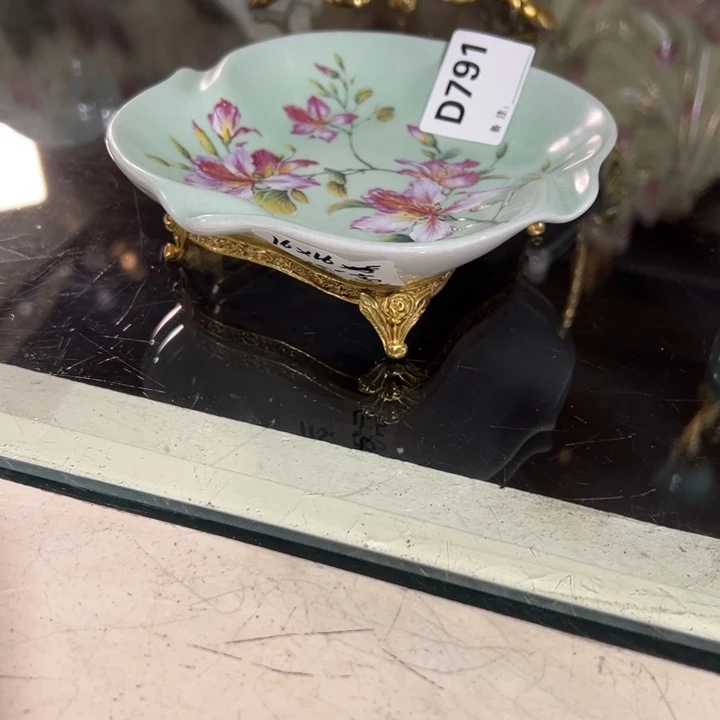 陶瓷铜配瓷收纳盘边长16厘米左右