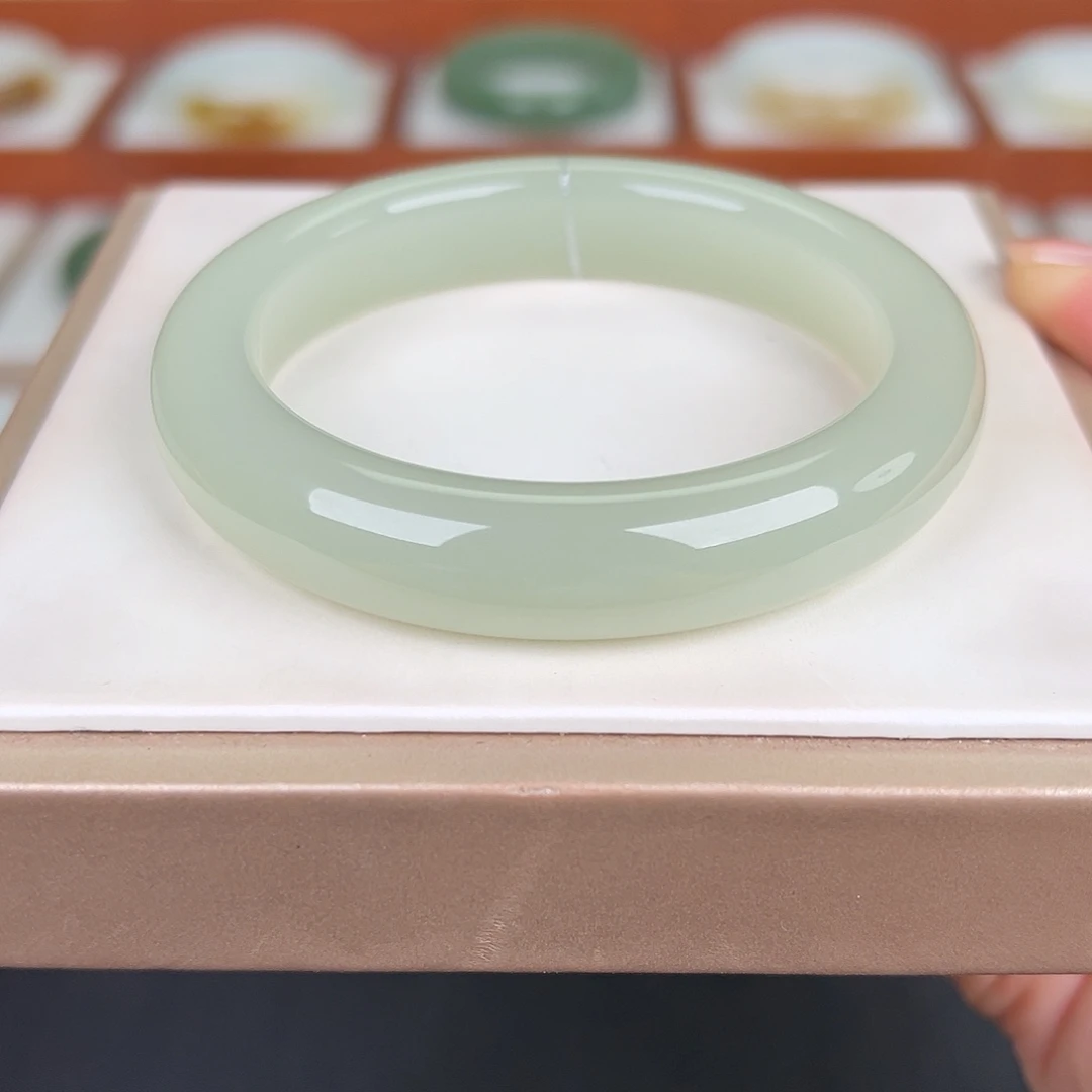 和田玉未镶嵌手镯和田玉葡萄肉手镯